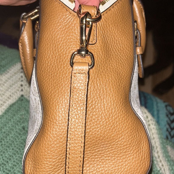 Michael Kors, small bag with matching wallet both together on sale - Picture 2 of 10